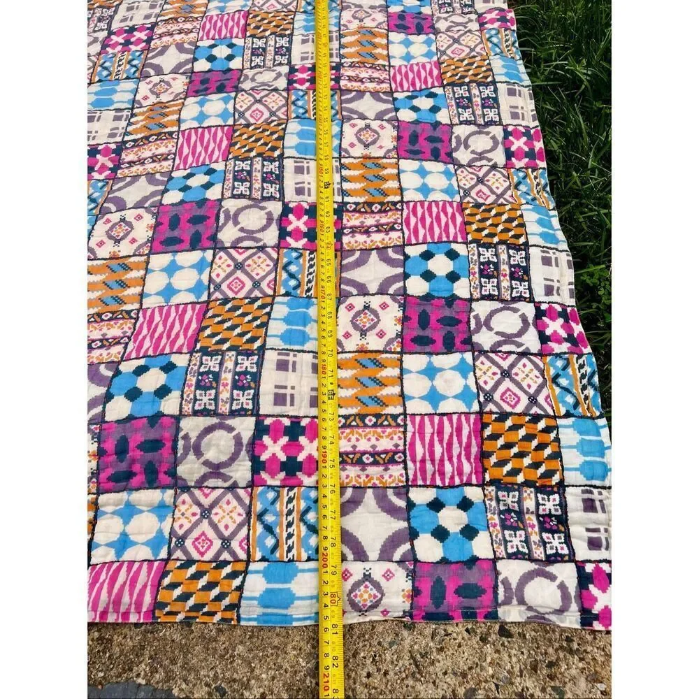 Patchwork Scrappy Quilt With Colorful Geometric Patterns Full/Double